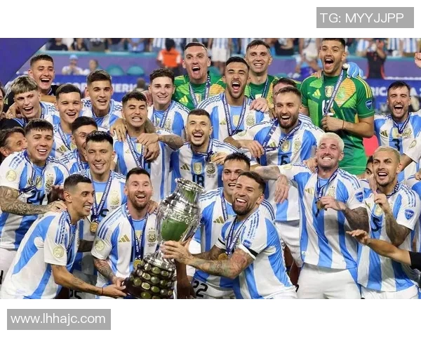 九位足球明星的精彩瞬间与成就盘点带你领略足球世界的魅力与激情